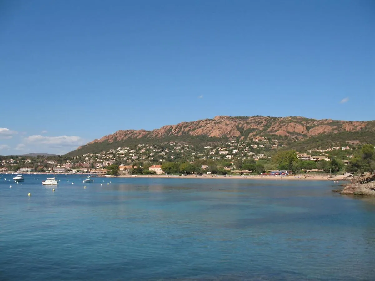 Апартаменты Studio Village Cap Esterel - Le Village-72 By Interhome Сен-Рафаэль